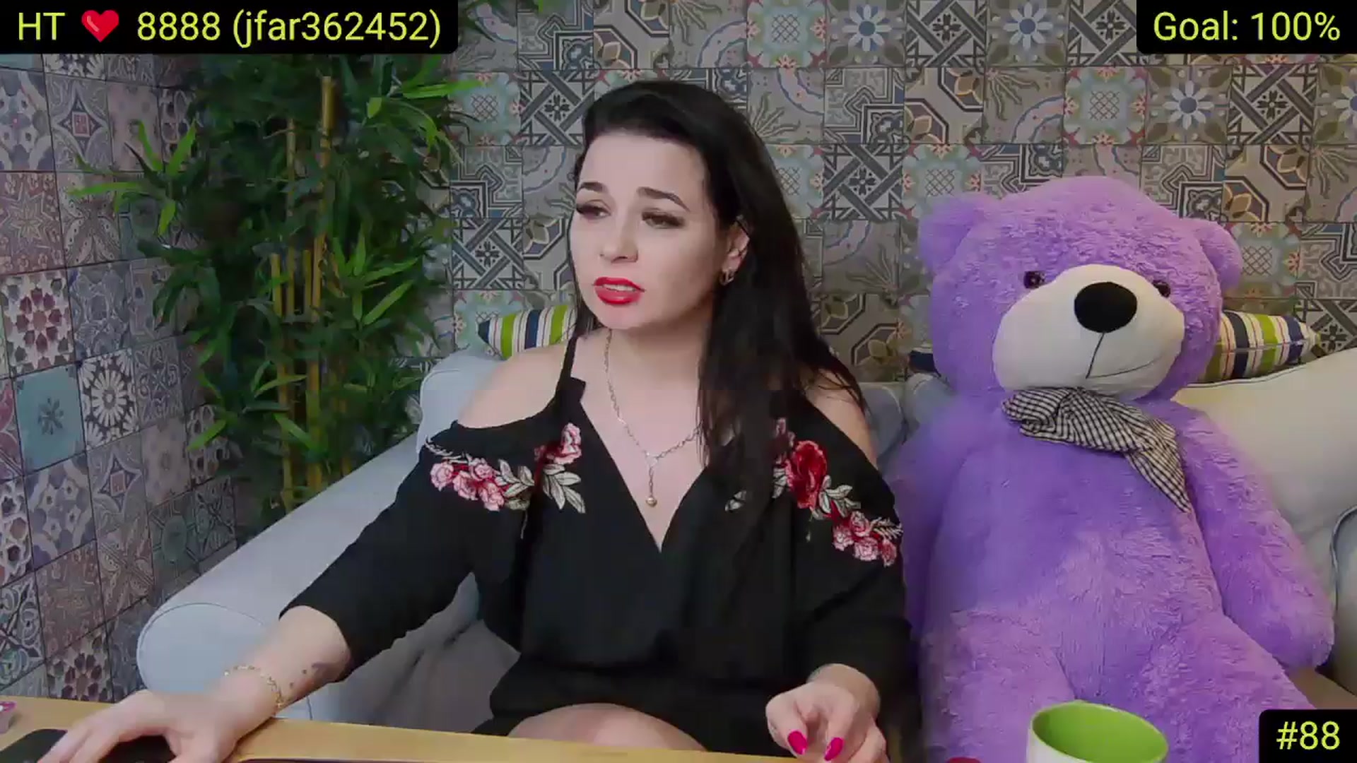 Gallery image thumbnail from AliciaKristal's myfreecams stream on, 04/12/2025, 24:53 image 18 of 20