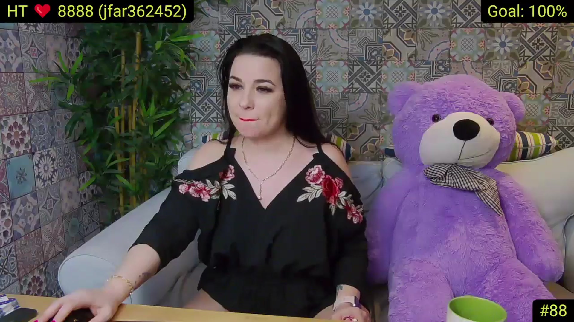 Gallery image thumbnail from AliciaKristal's myfreecams stream on, 04/12/2025, 24:53 image 13 of 20