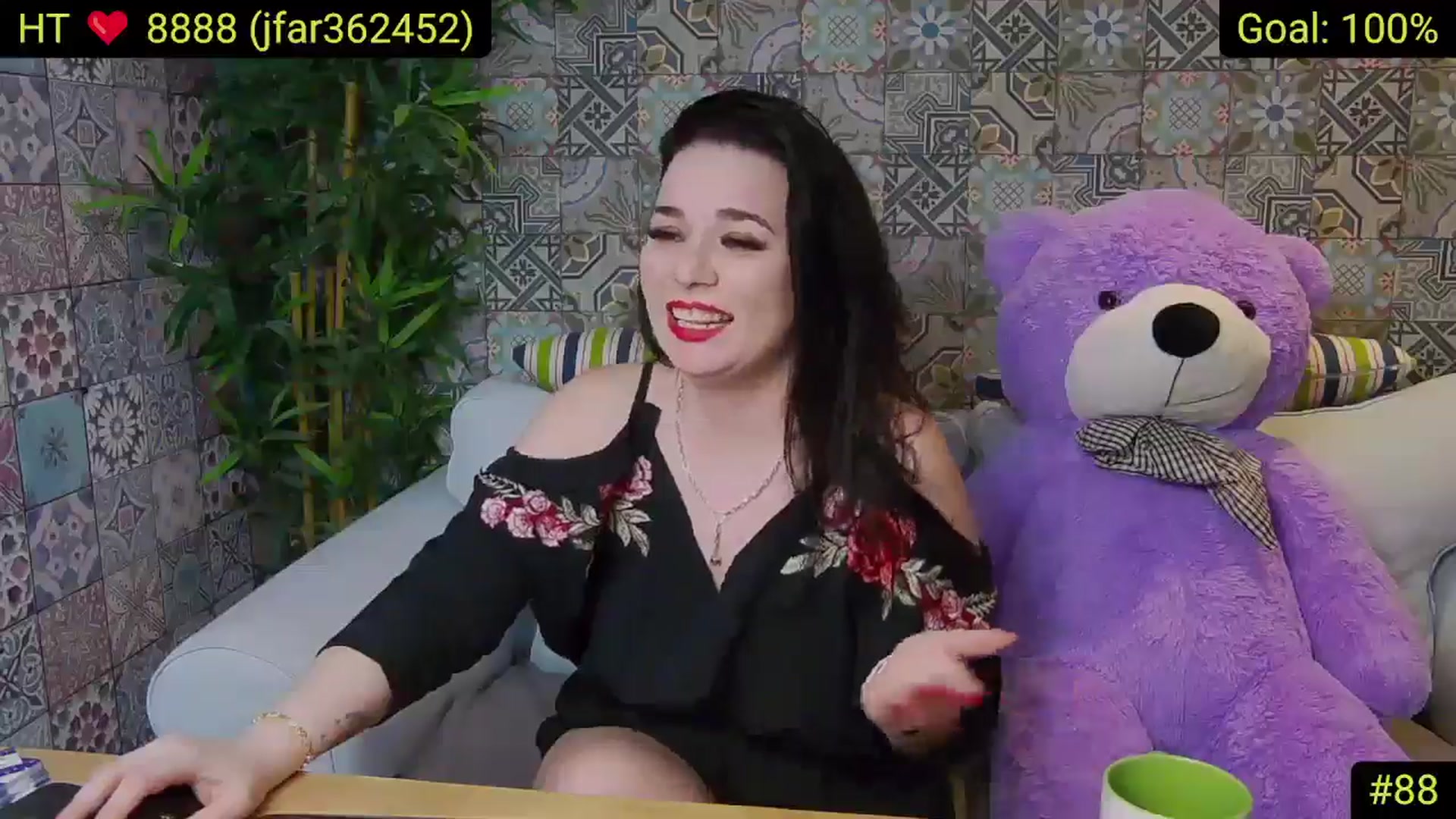Gallery image thumbnail from AliciaKristal's myfreecams stream on, 04/12/2025, 24:53 image 16 of 20