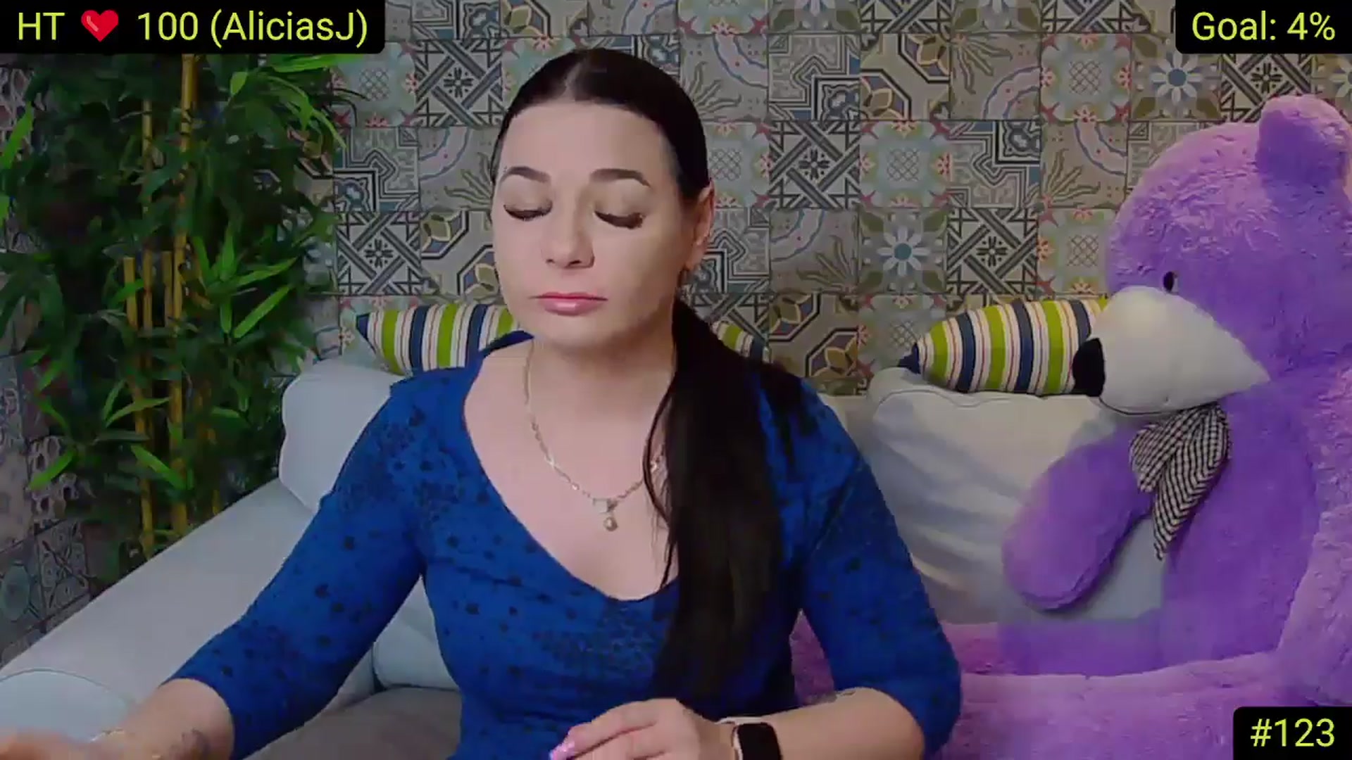 Gallery image thumbnail from AliciaKristal's myfreecams stream on, 04/13/2025, 22:59 image 11 of 20
