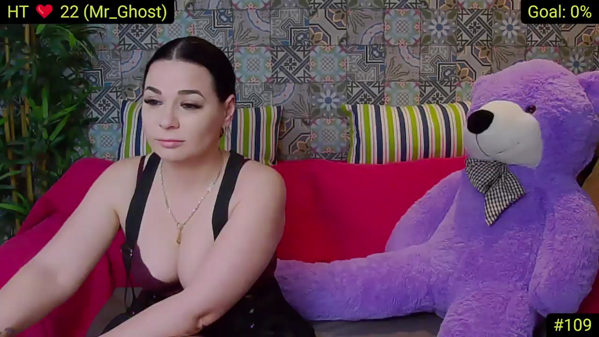 Gallery image thumbnail from AliciaKristal's myfreecams stream on, 04/15/2025, 24:03 image 15 of 20