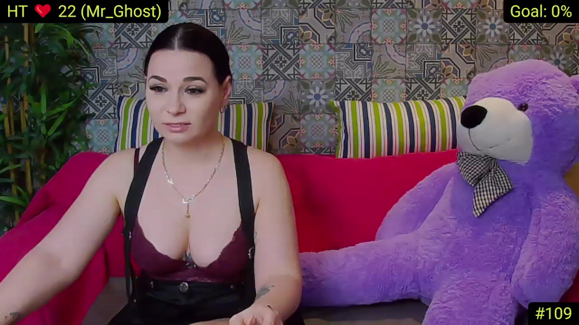 Gallery image thumbnail from AliciaKristal's myfreecams stream on, 04/15/2025, 24:03 image 18 of 20