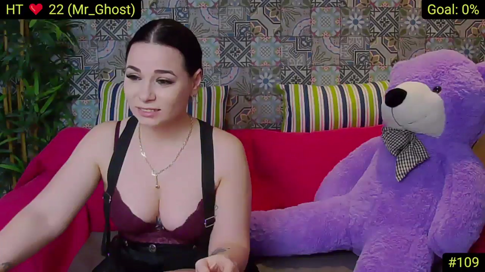 Gallery image thumbnail from AliciaKristal's myfreecams stream on, 04/15/2025, 24:03 image 16 of 20