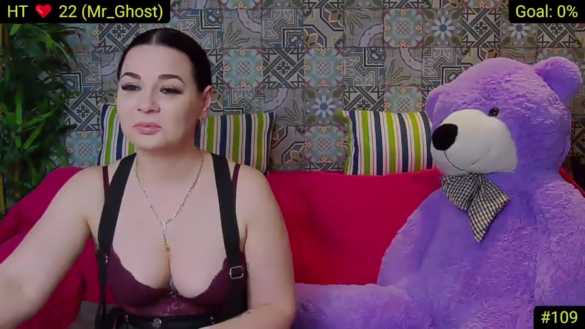 Gallery image thumbnail from AliciaKristal's myfreecams stream on, 04/15/2025, 24:03 image 7 of 20