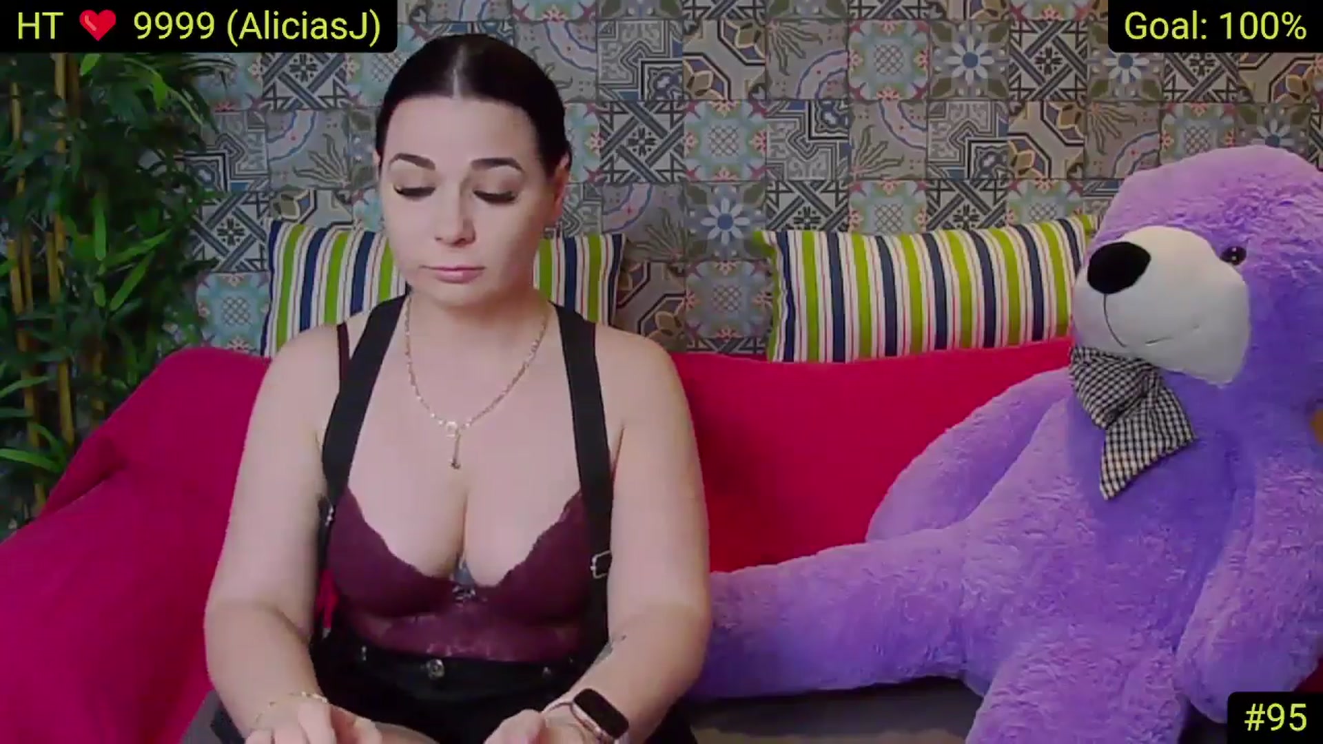 Gallery image thumbnail from AliciaKristal's myfreecams stream on, 04/15/2025, 24:03 image 20 of 20