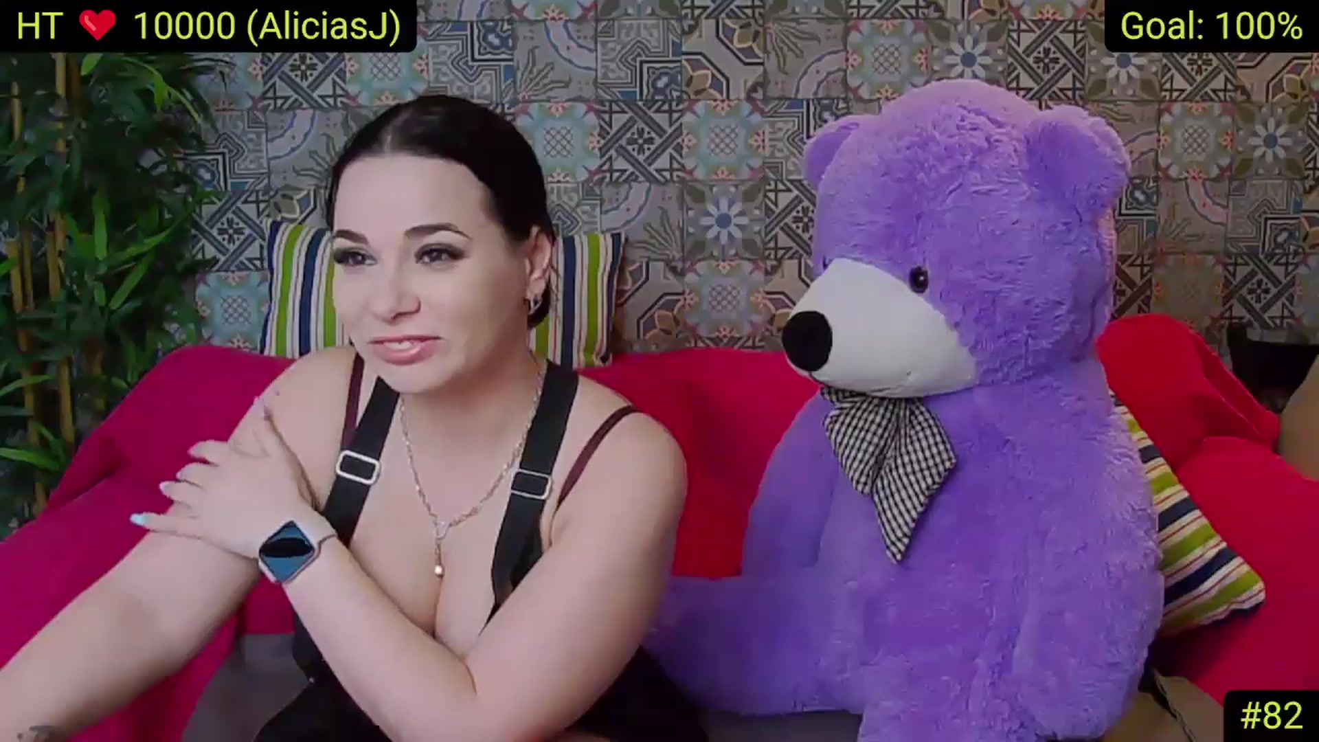 Gallery image thumbnail from AliciaKristal's myfreecams stream on, 04/15/2025, 02:56 image 17 of 20