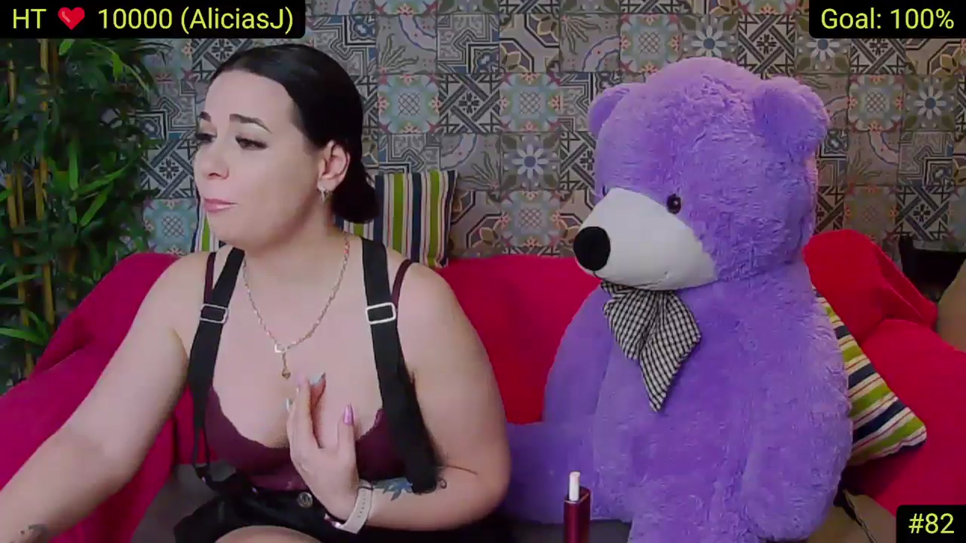 Gallery image thumbnail from AliciaKristal's myfreecams stream on, 04/15/2025, 02:56 image 15 of 20