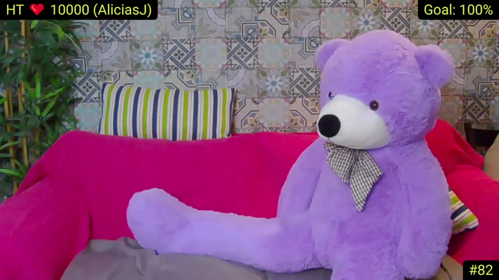 Gallery image thumbnail from AliciaKristal's myfreecams stream on, 04/15/2025, 02:56 image 10 of 20