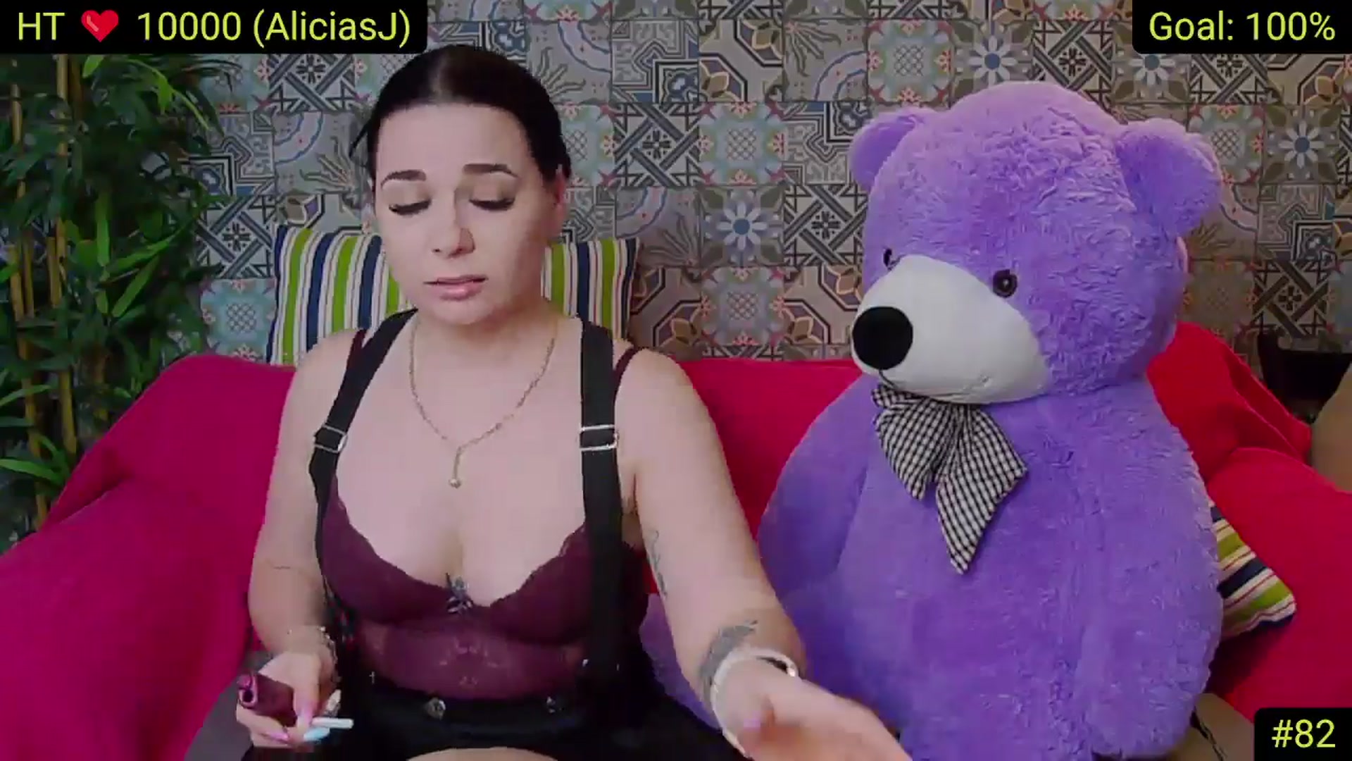 Gallery image thumbnail from AliciaKristal's myfreecams stream on, 04/15/2025, 02:56 image 11 of 20
