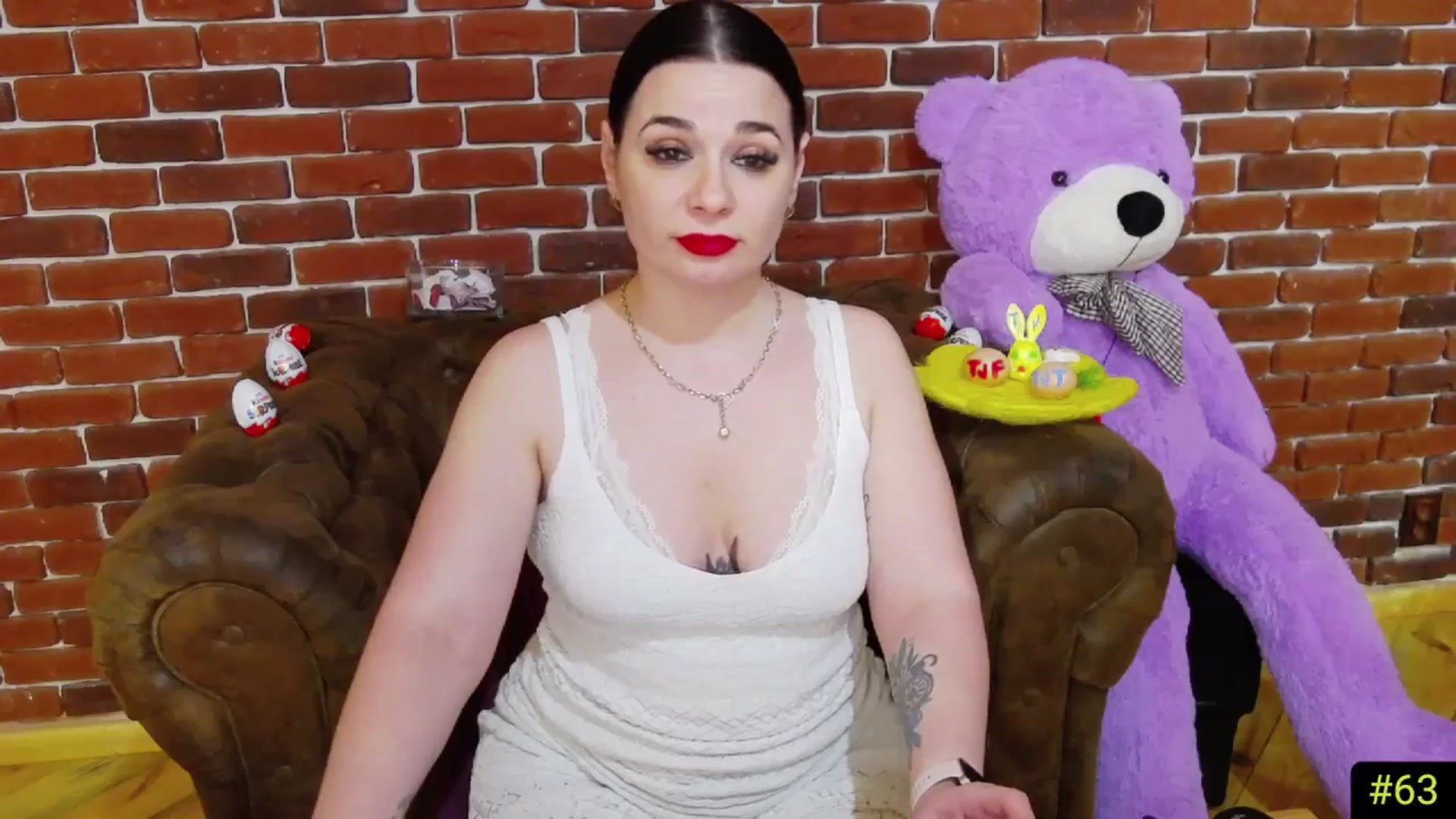 Gallery image thumbnail from AliciaKristal's myfreecams stream on, 04/19/2025, 01:42 image 7 of 20
