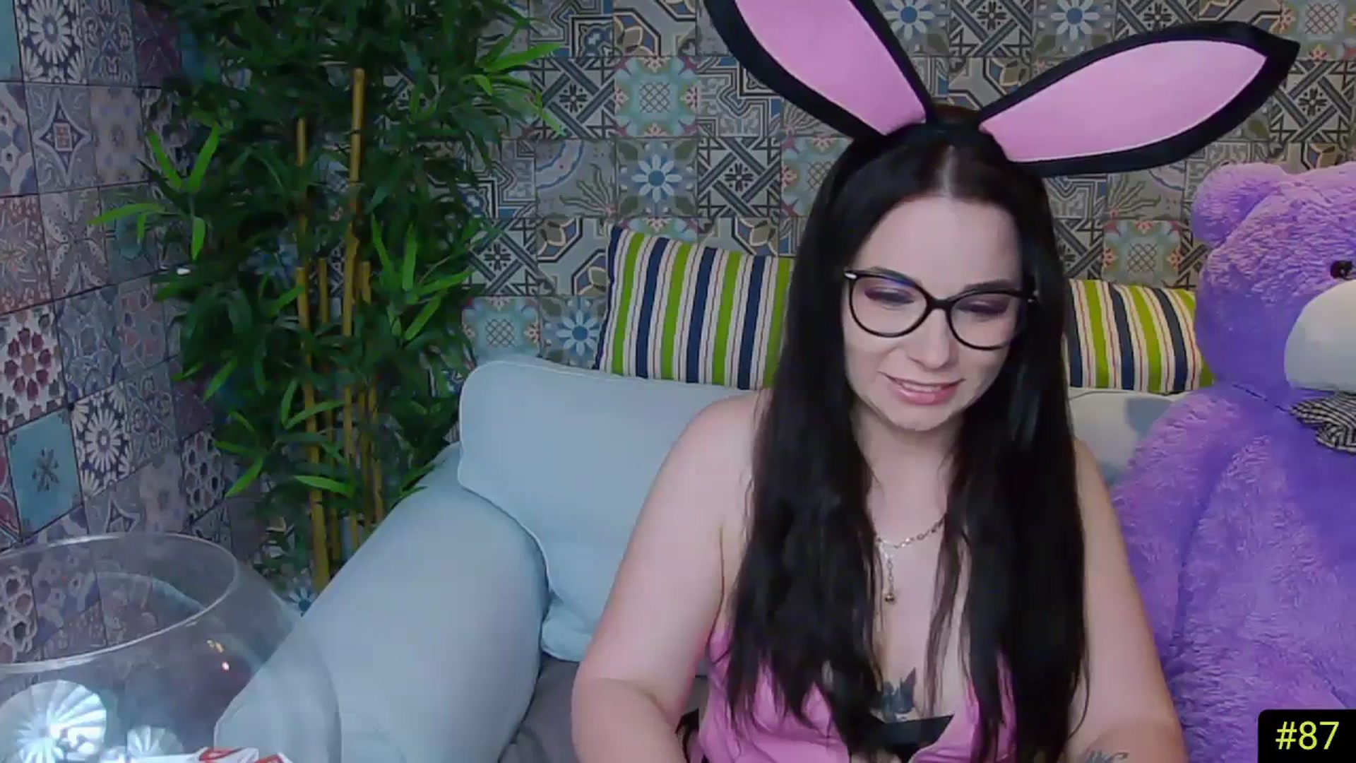 Gallery image thumbnail from AliciaKristal's myfreecams stream on, 04/23/2025, 24:08 image 15 of 20