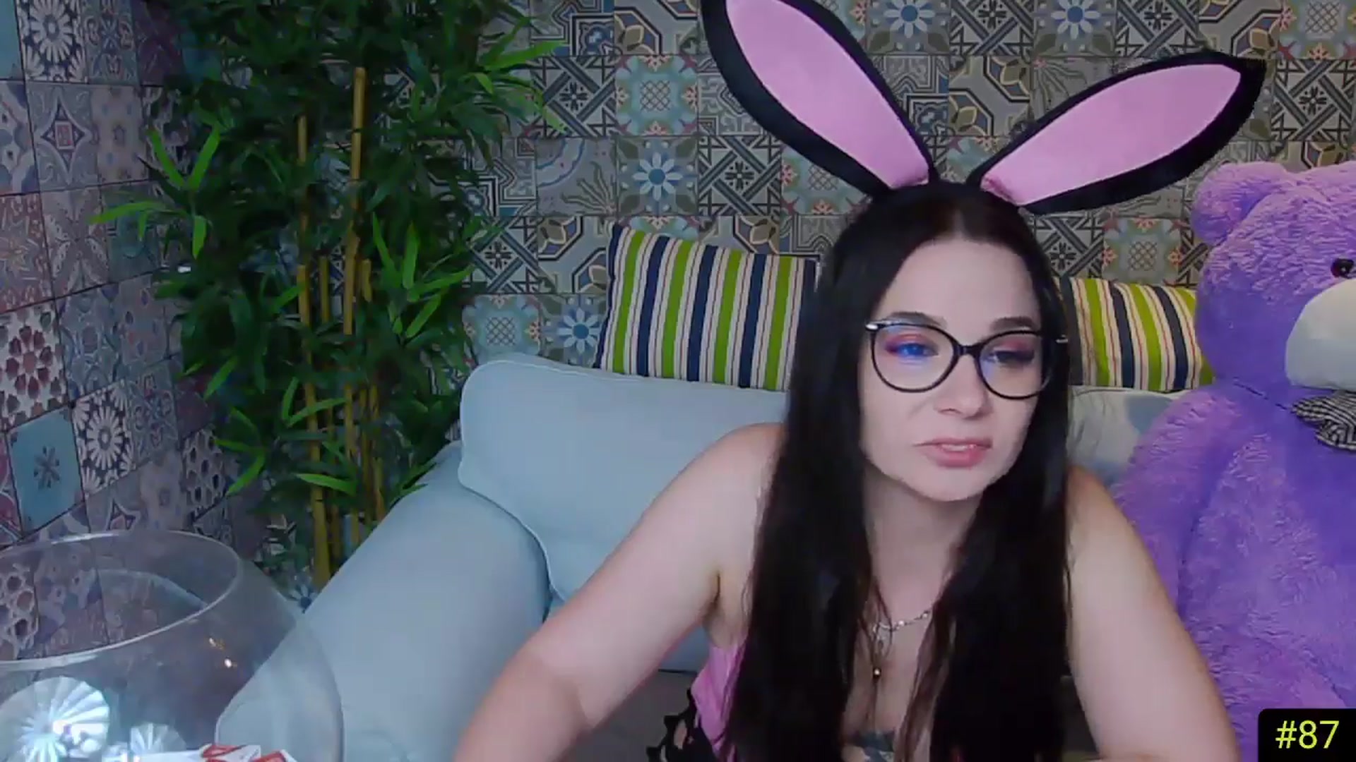 Gallery image thumbnail from AliciaKristal's myfreecams stream on, 04/23/2025, 24:08 image 16 of 20