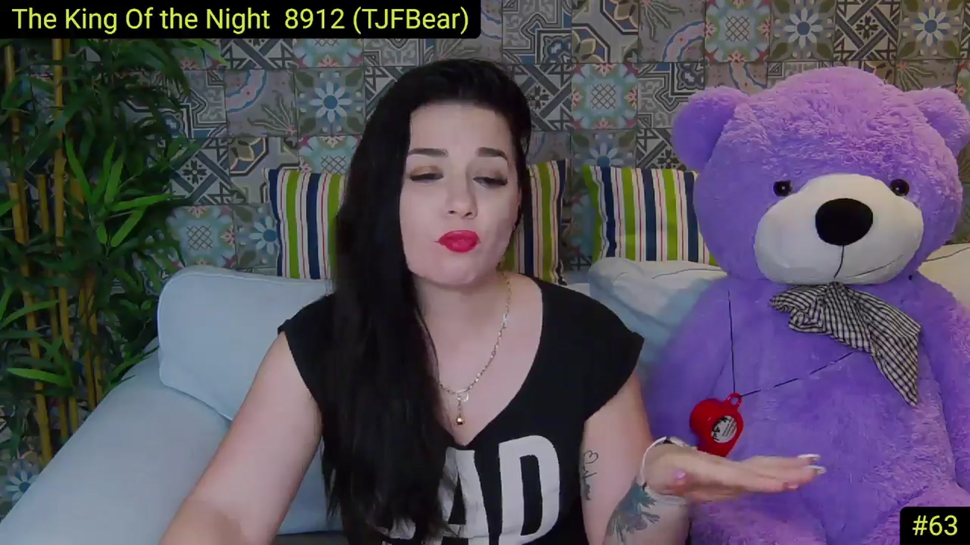 Gallery image thumbnail from AliciaKristal's myfreecams stream on, 04/24/2025, 23:35 image 14 of 20