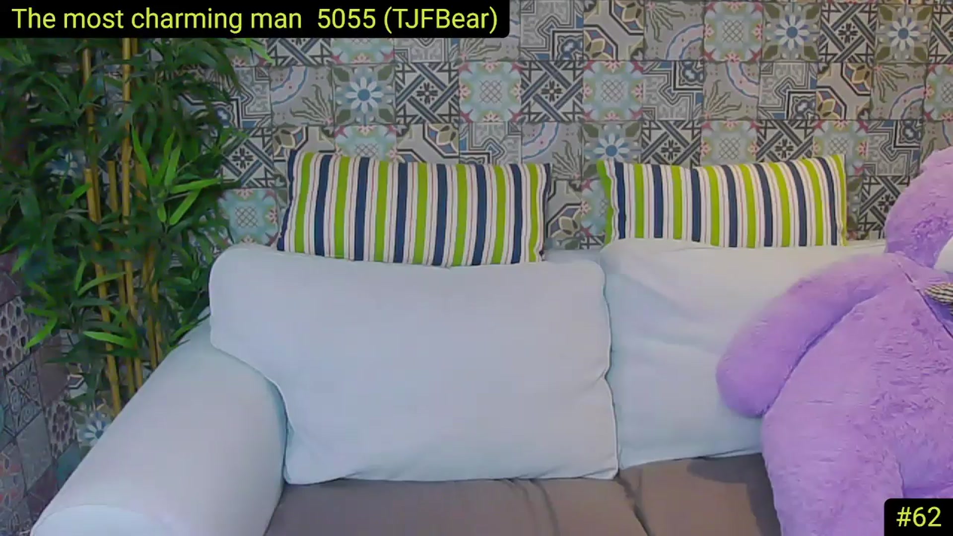 Gallery image thumbnail from AliciaKristal's myfreecams stream on, 04/25/2025, 23:14 image 13 of 20