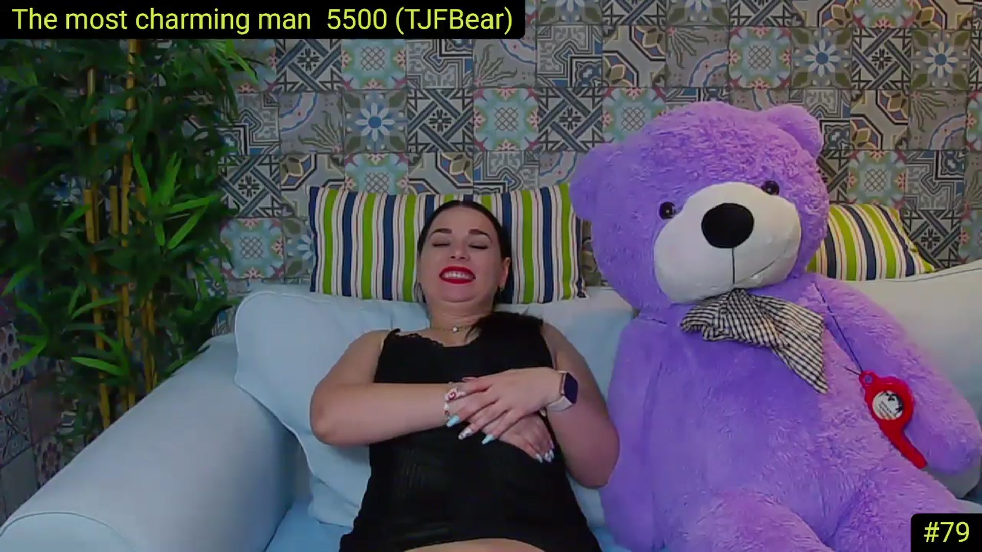 Gallery image thumbnail from AliciaKristal's myfreecams stream on, 04/30/2025, 24:01 image 17 of 20