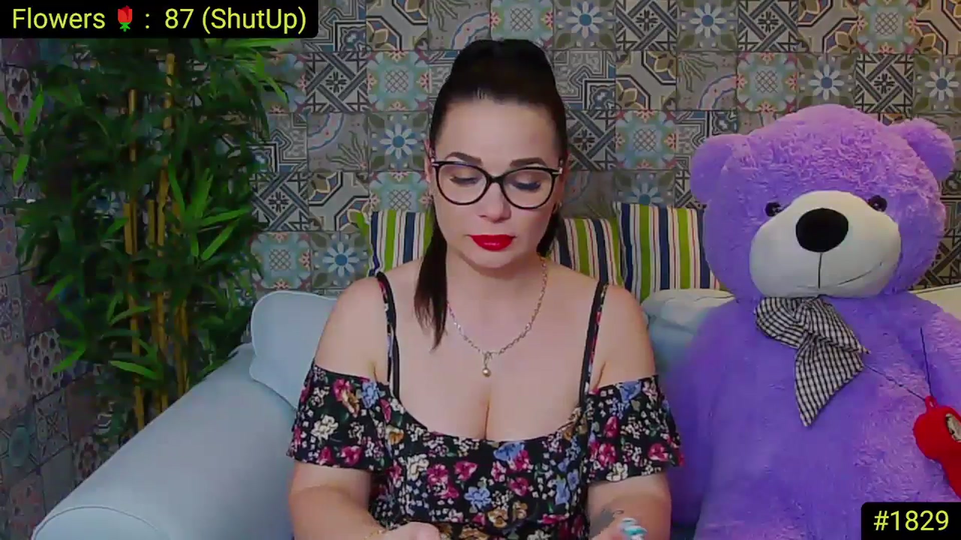 Gallery image thumbnail from AliciaKristal's myfreecams stream on, 05/02/2025, 24:23 image 2 of 20