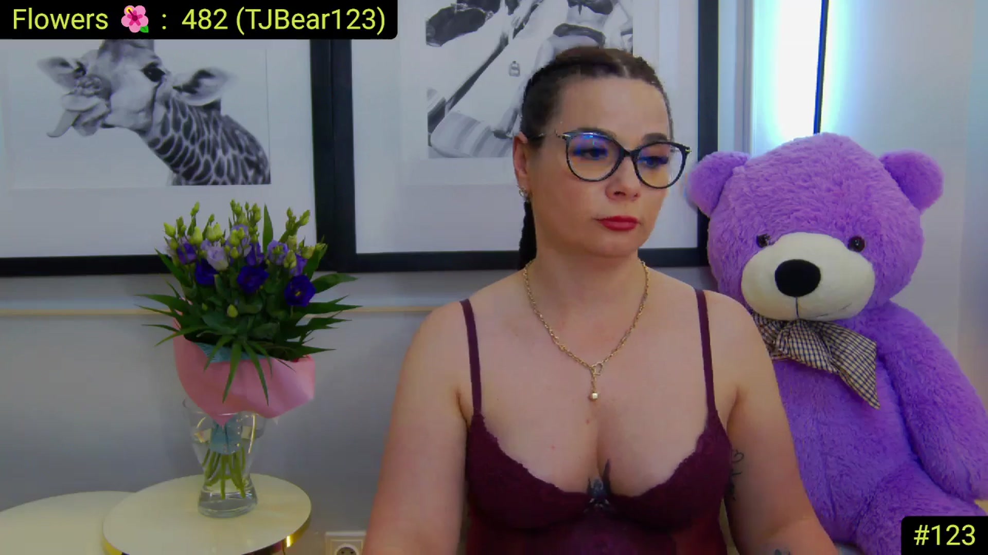 Gallery image thumbnail from AliciaKristal's myfreecams stream on, 05/02/2025, 23:05 image 16 of 20