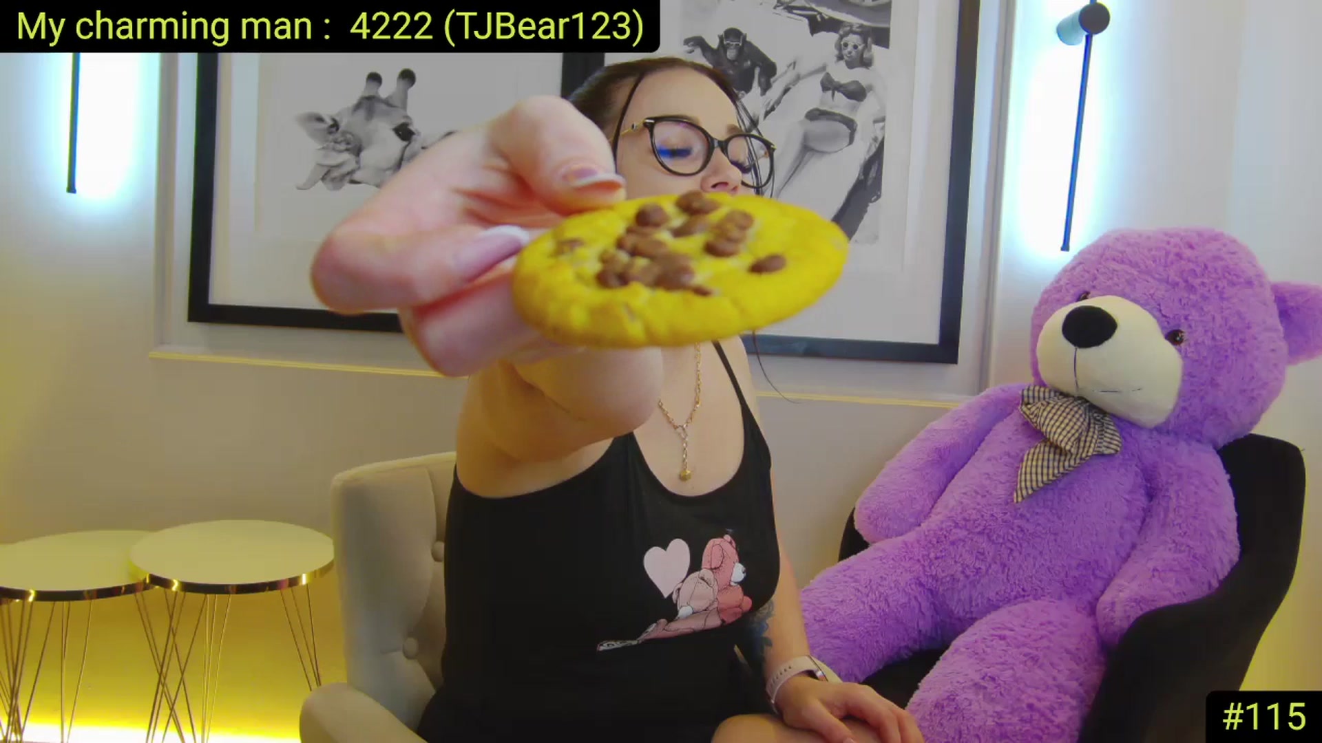 Gallery image thumbnail from AliciaKristal's myfreecams stream on, 05/11/2025, 24:03 image 11 of 20