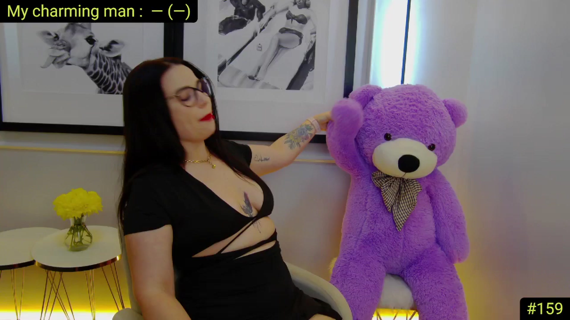 Gallery image thumbnail from AliciaKristal's myfreecams stream on, 05/13/2025, 23:33 image 3 of 20