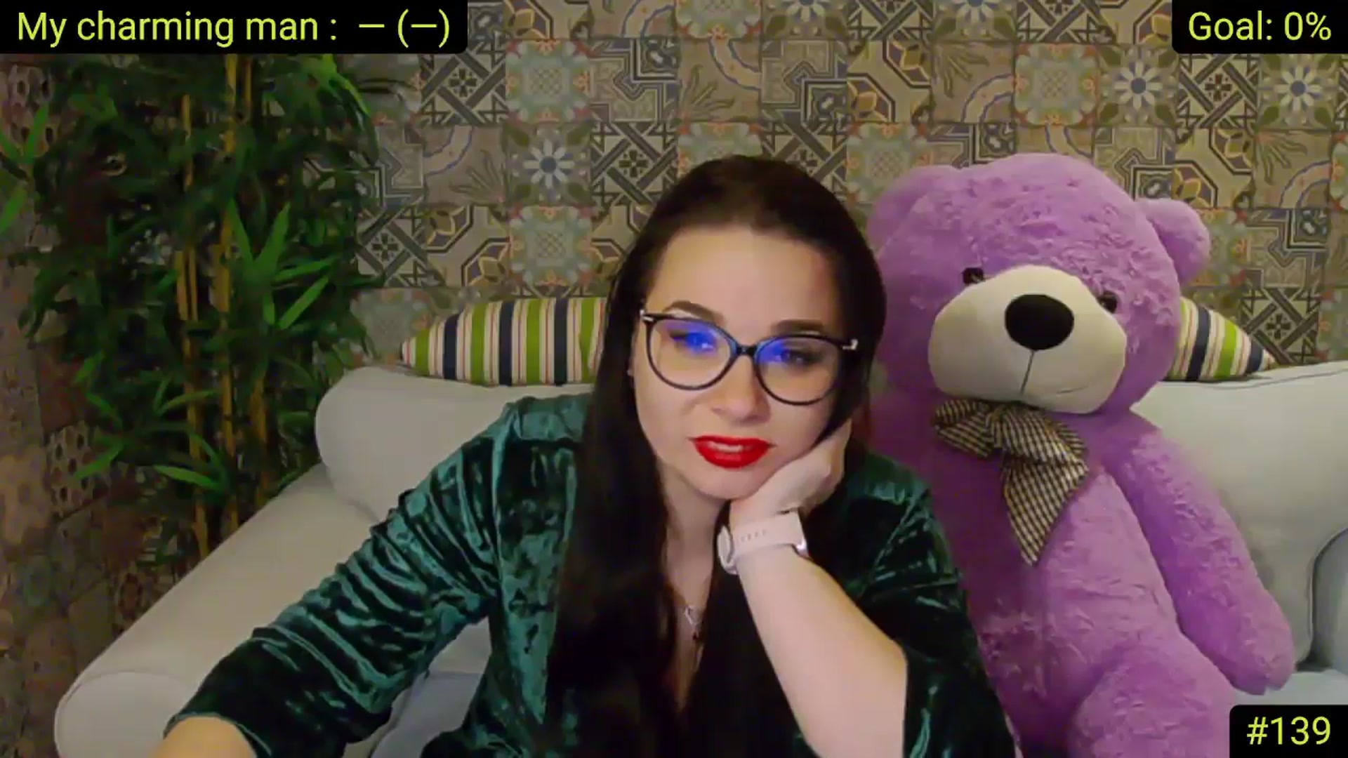Gallery image thumbnail from AliciaKristal's myfreecams stream on, 05/15/2025, 23:35 image 9 of 20