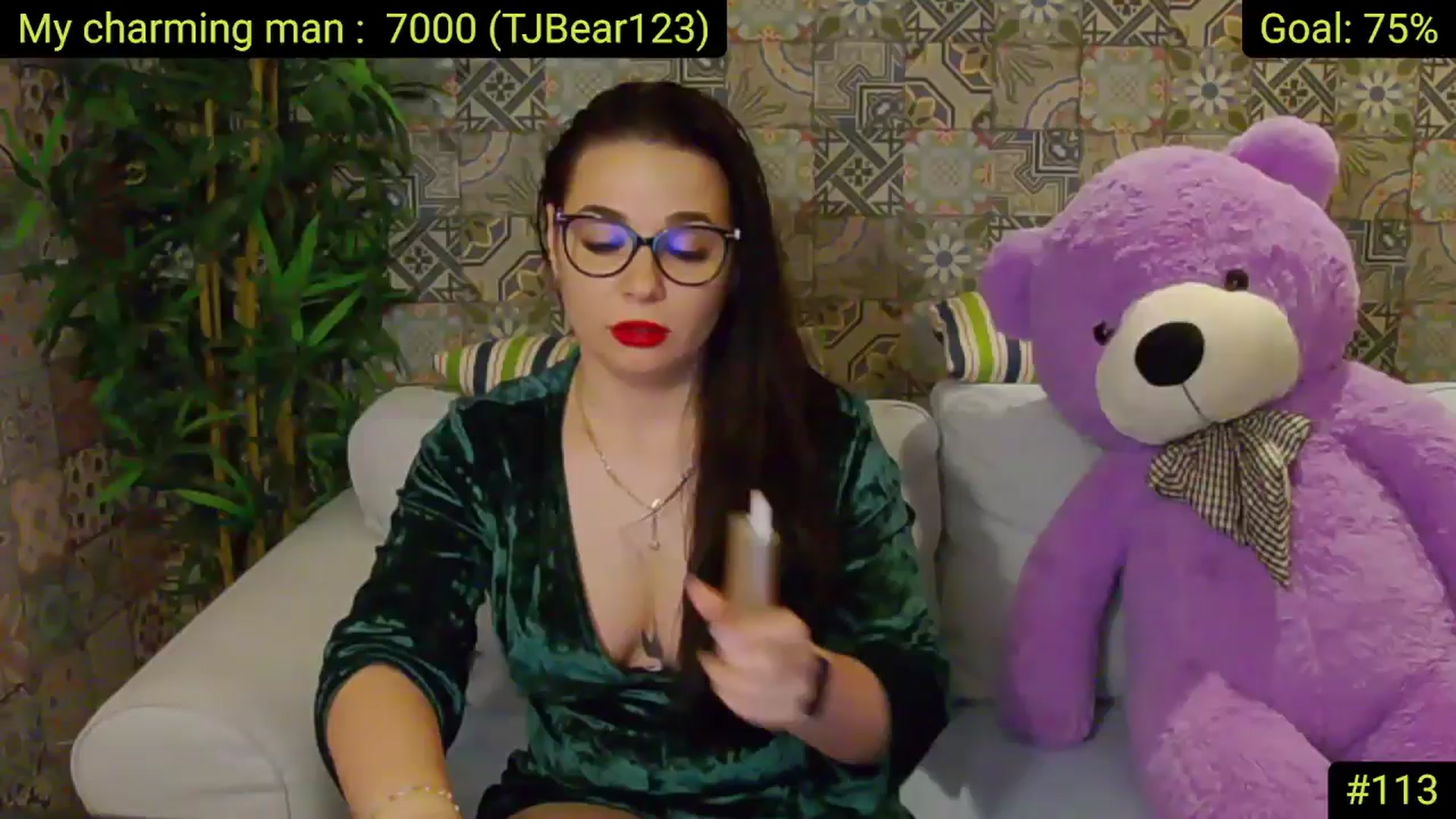 Gallery image thumbnail from AliciaKristal's myfreecams stream on, 05/16/2025, 01:16 image 10 of 20