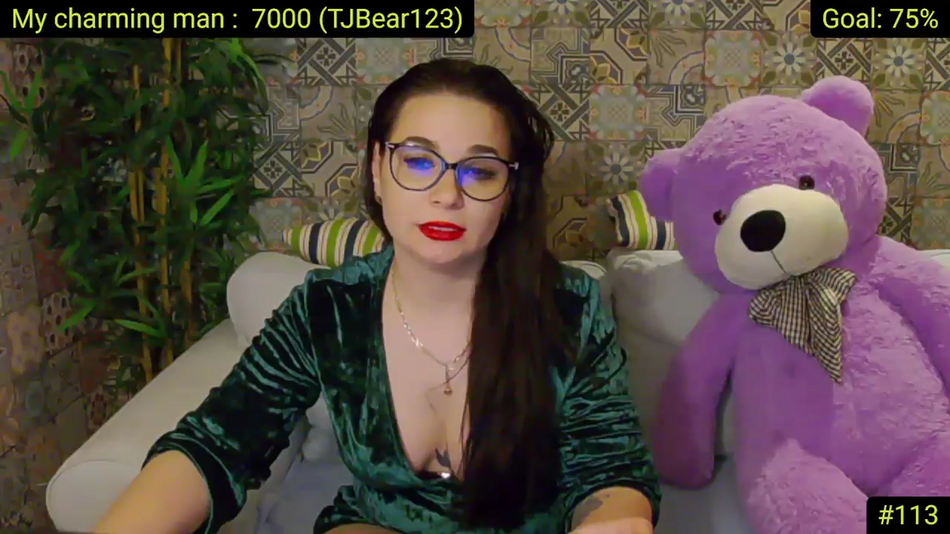 Gallery image thumbnail from AliciaKristal's myfreecams stream on, 05/16/2025, 01:16 image 17 of 20