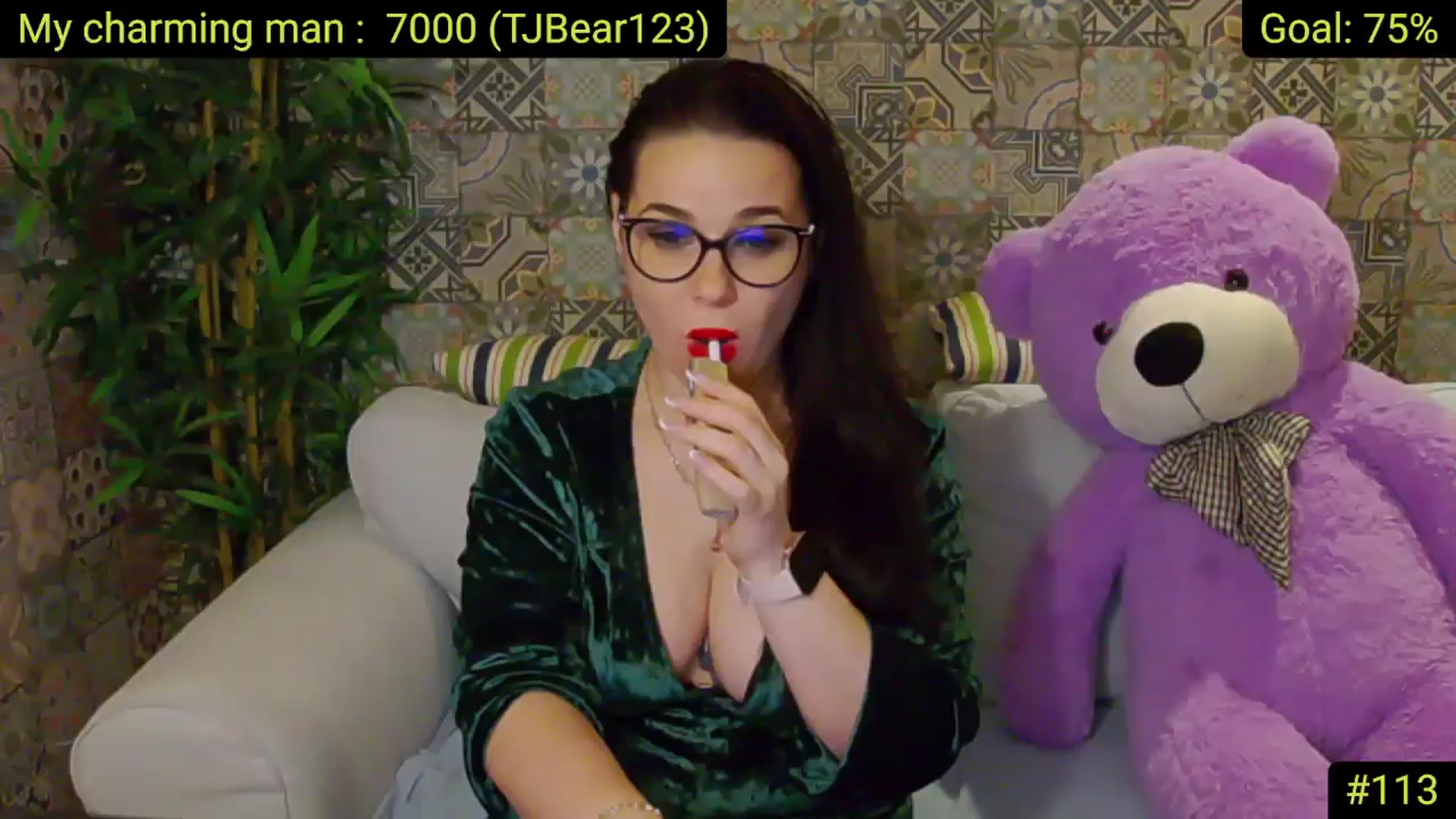 Gallery image thumbnail from AliciaKristal's myfreecams stream on, 05/16/2025, 01:16 image 7 of 20