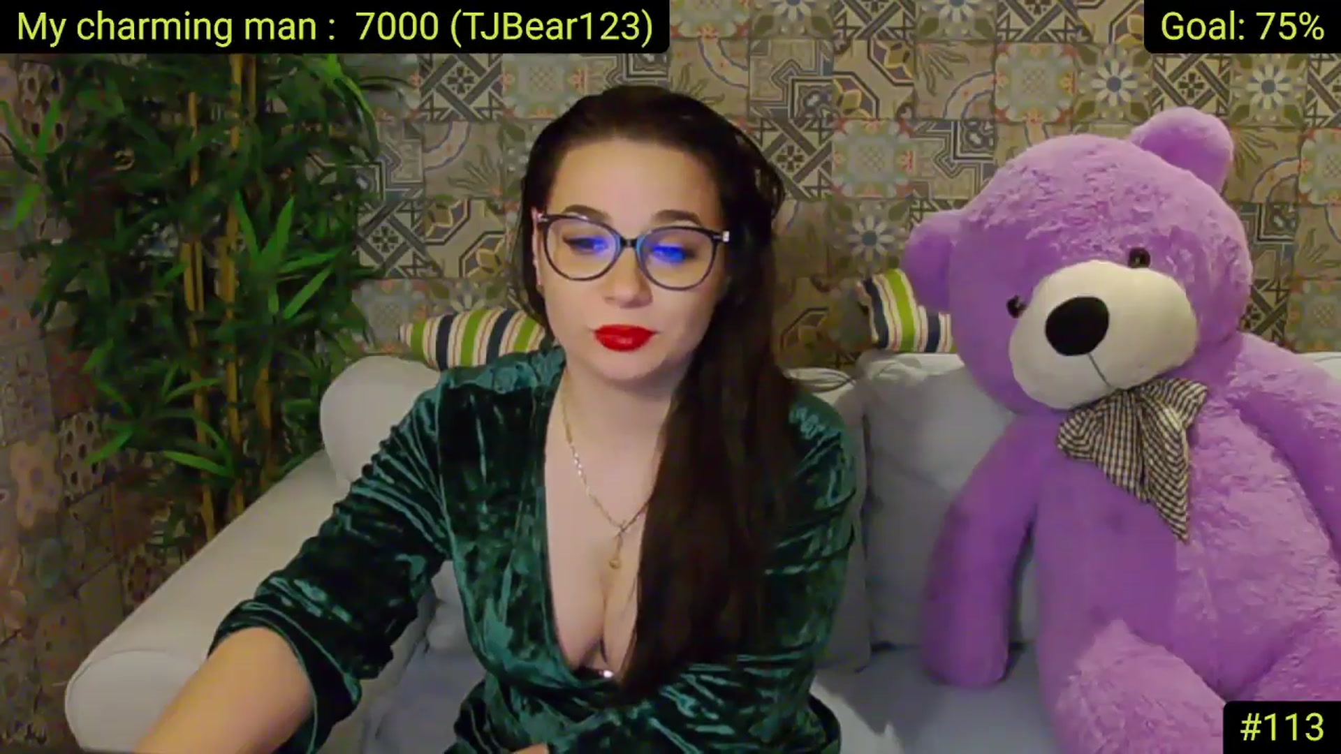 Gallery image thumbnail from AliciaKristal's myfreecams stream on, 05/16/2025, 01:16 image 15 of 20