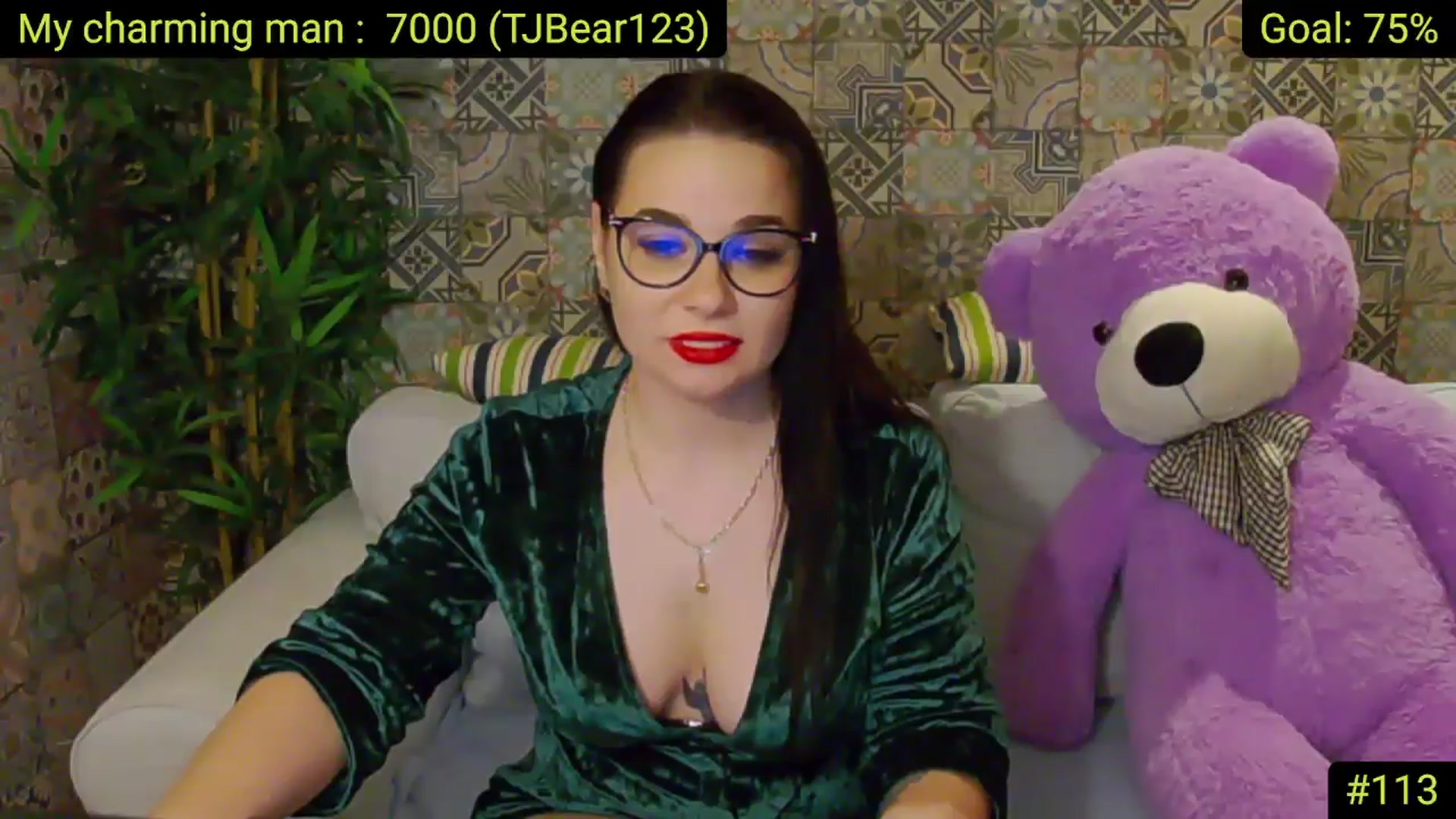 Gallery image thumbnail from AliciaKristal's myfreecams stream on, 05/16/2025, 01:16 image 3 of 20