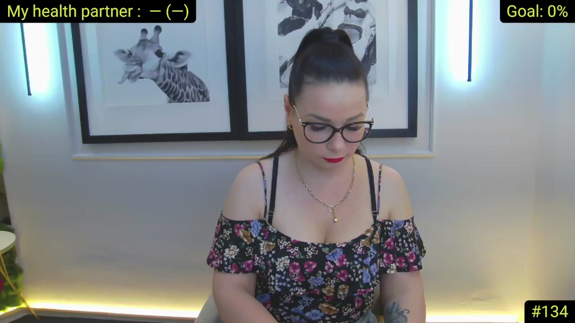 Gallery image thumbnail from AliciaKristal's myfreecams stream on, 05/20/2025, 01:06 image 1 of 20