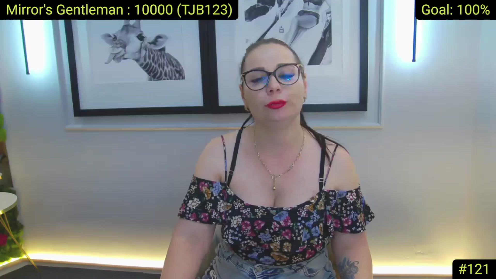 Gallery image thumbnail from AliciaKristal's myfreecams stream on, 05/20/2025, 02:57 image 16 of 20