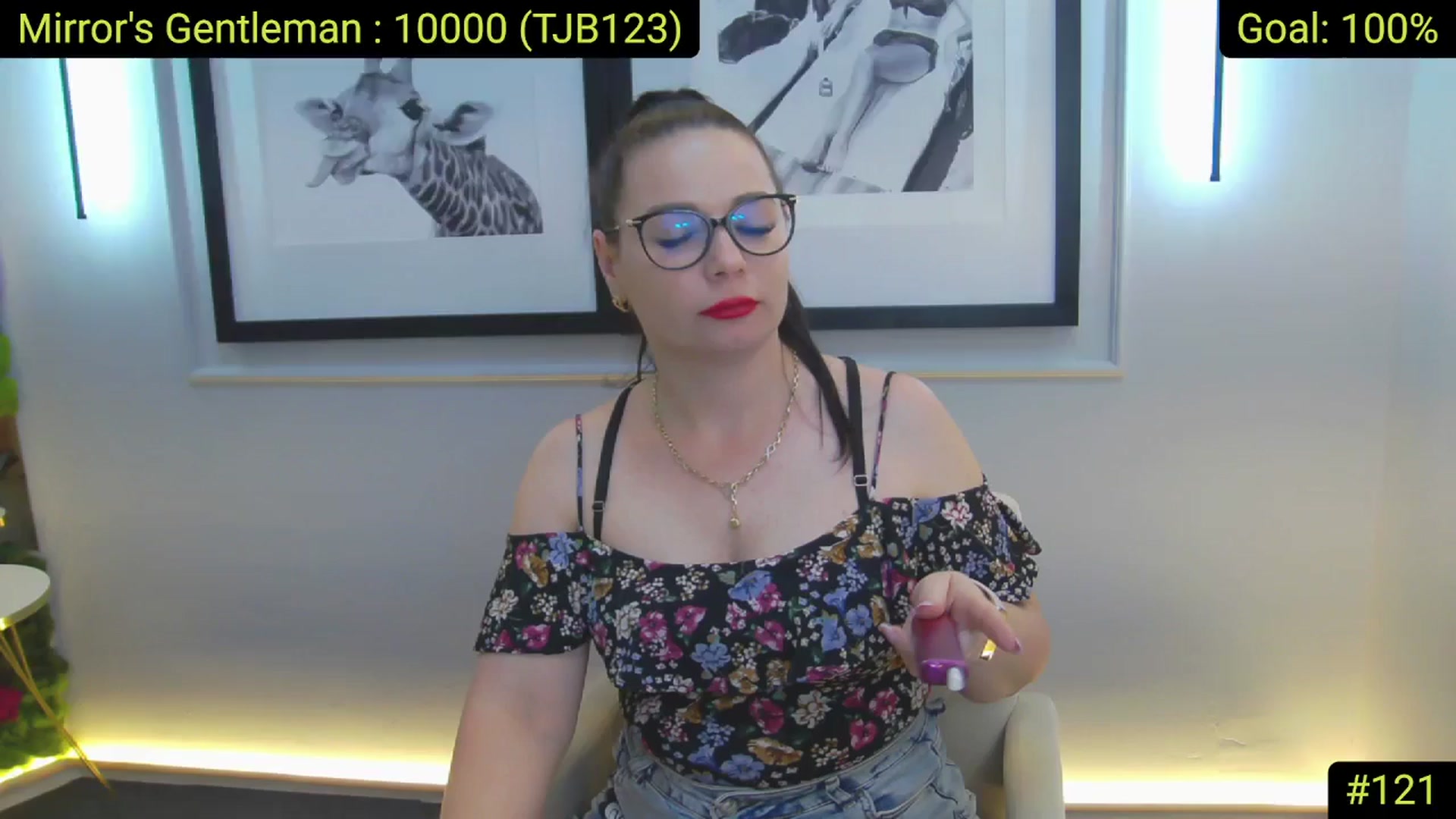 Gallery image thumbnail from AliciaKristal's myfreecams stream on, 05/20/2025, 02:57 image 18 of 20