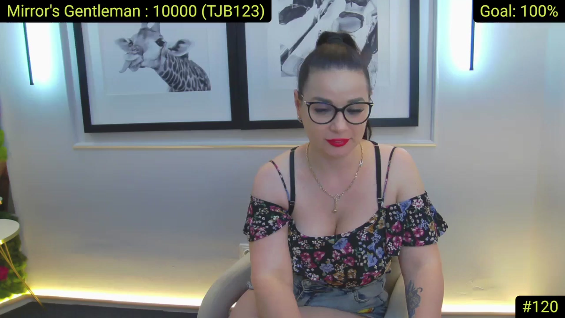 Gallery image thumbnail from AliciaKristal's myfreecams stream on, 05/20/2025, 02:57 image 12 of 20