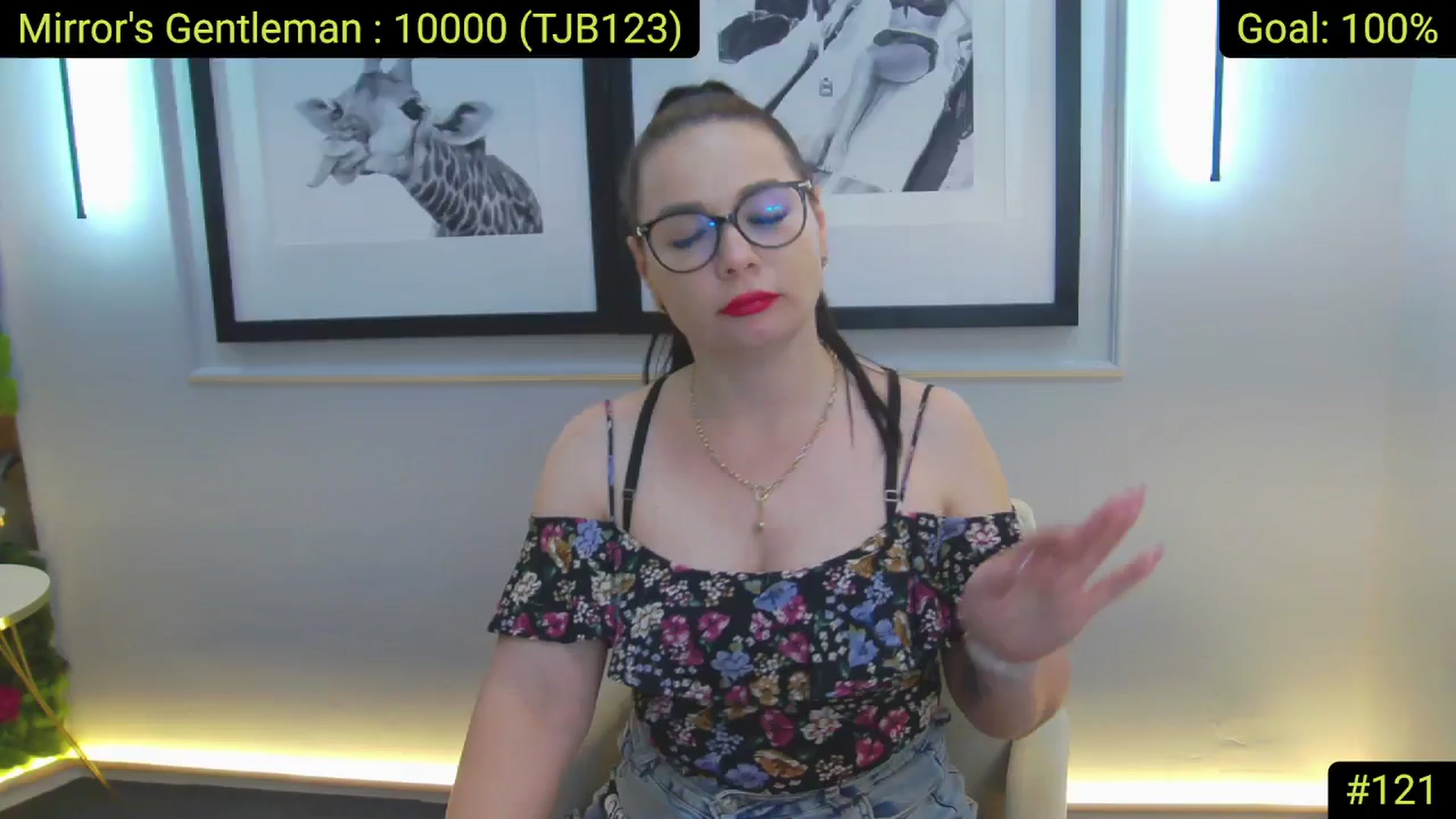 Gallery image thumbnail from AliciaKristal's myfreecams stream on, 05/20/2025, 02:57 image 17 of 20