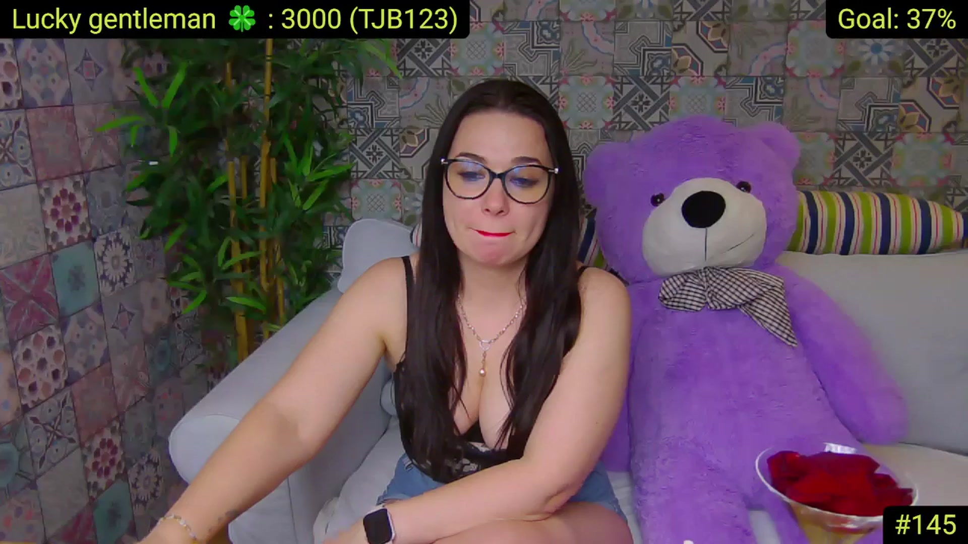 Gallery image thumbnail from AliciaKristal's myfreecams stream on, 05/27/2025, 23:56 image 13 of 20