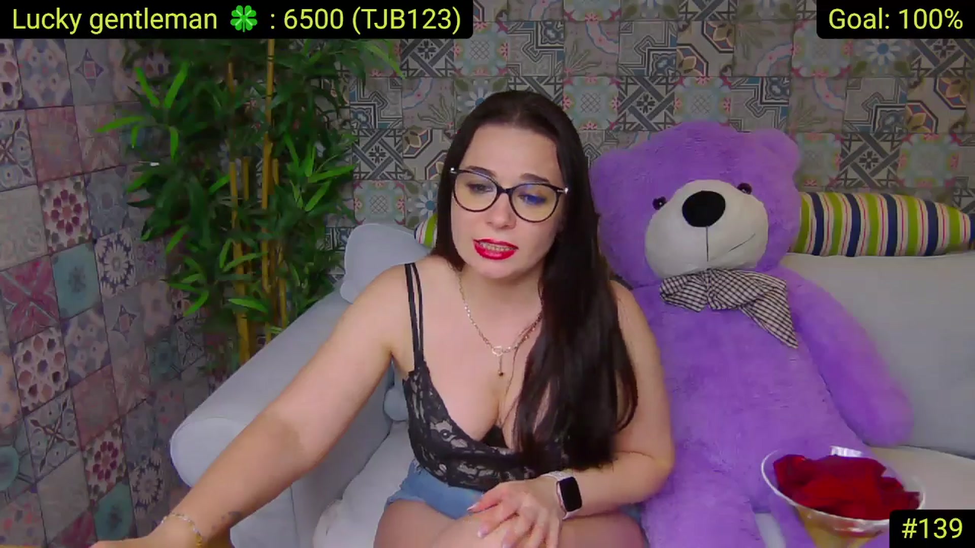 Gallery image thumbnail from AliciaKristal's myfreecams stream on, 05/27/2025, 23:56 image 17 of 20