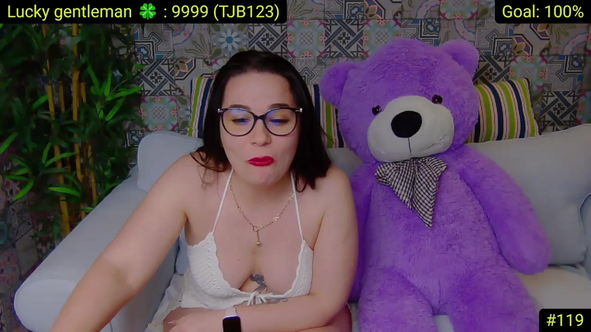 Gallery image thumbnail from AliciaKristal's myfreecams stream on, 05/30/2025, 23:35 image 12 of 20