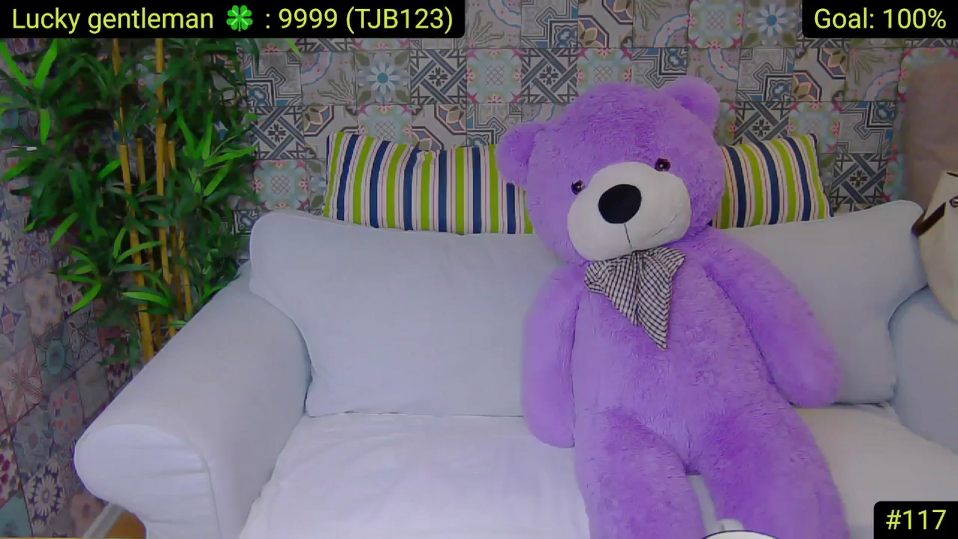 Gallery image thumbnail from AliciaKristal's myfreecams stream on, 05/30/2025, 23:35 image 19 of 20