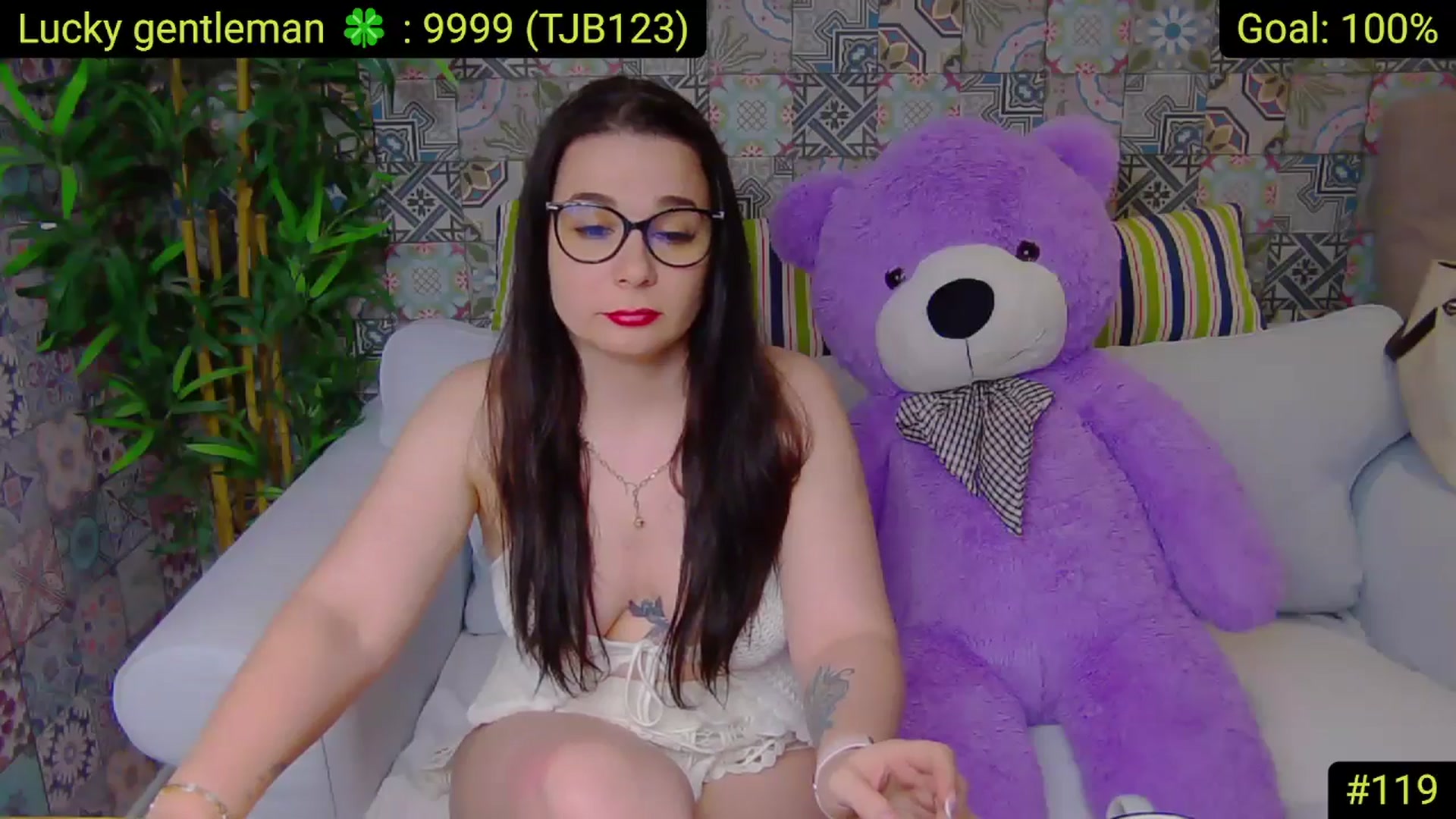 Gallery image thumbnail from AliciaKristal's myfreecams stream on, 05/30/2025, 23:35 image 14 of 20