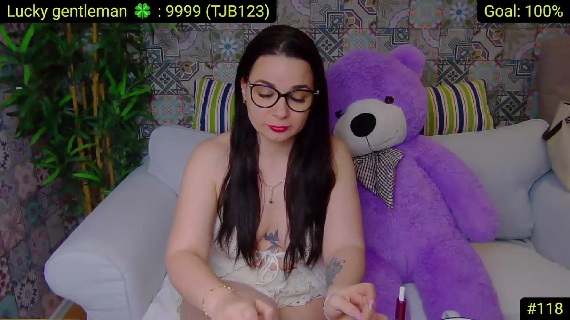 Gallery image thumbnail from AliciaKristal's myfreecams stream on, 05/30/2025, 23:35 image 17 of 20