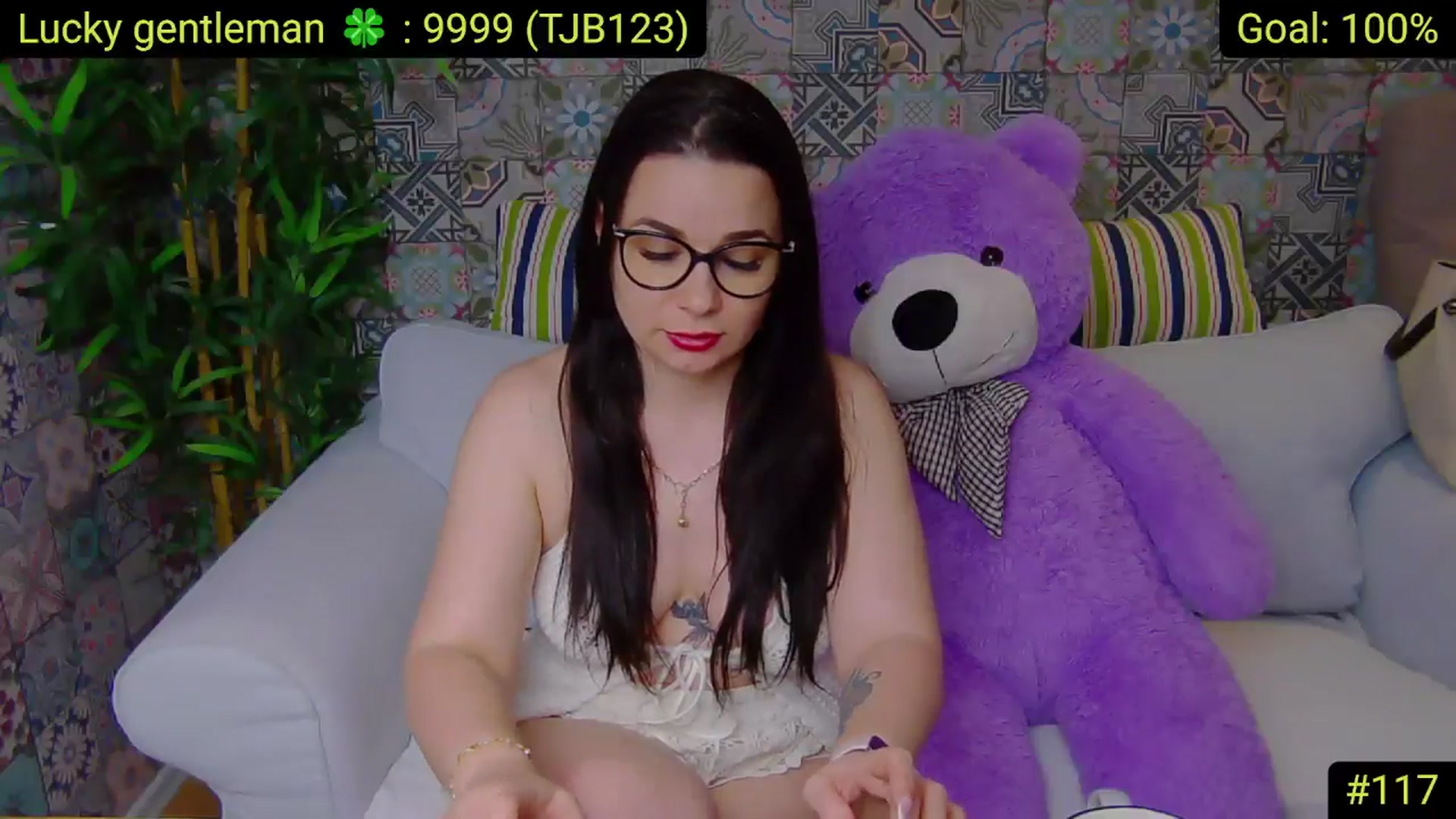 Gallery image thumbnail from AliciaKristal's myfreecams stream on, 05/30/2025, 23:35 image 18 of 20