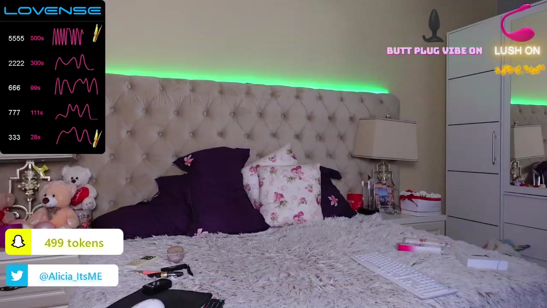 Gallery image thumbnail from AliciaRey's myfreecams stream on, 02/16/2023, 08:19 image 18 of 20