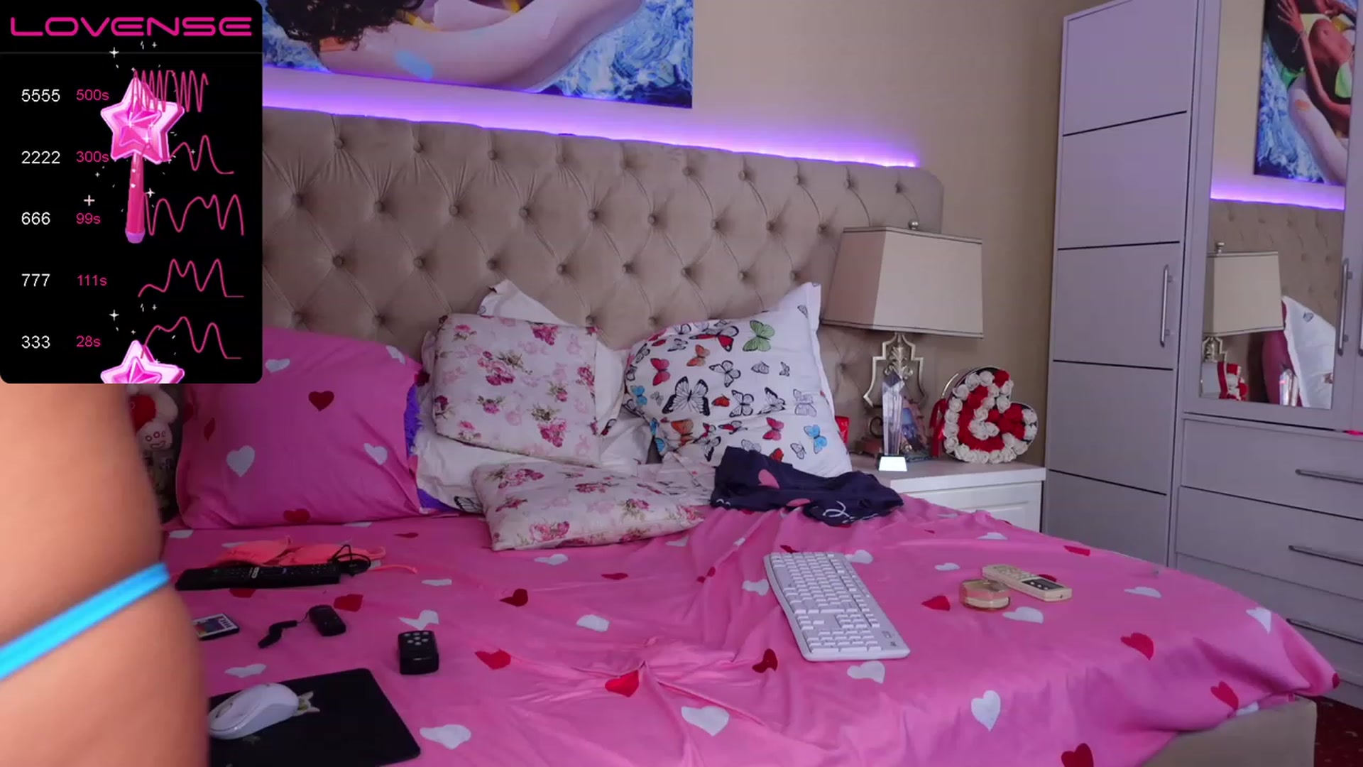 Gallery image thumbnail from AliciaRey's myfreecams stream on, 04/23/2023, 13:38 image 6 of 20