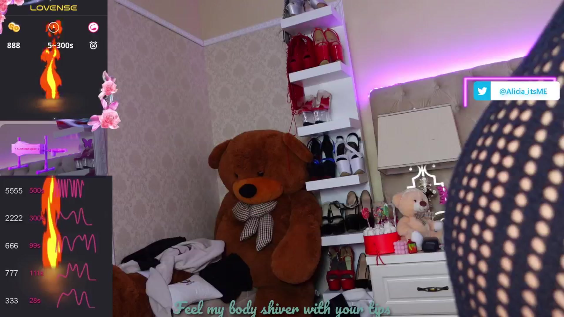 Gallery image thumbnail from AliciaRey's myfreecams stream on, 09/15/2024, 15:18 image 12 of 20