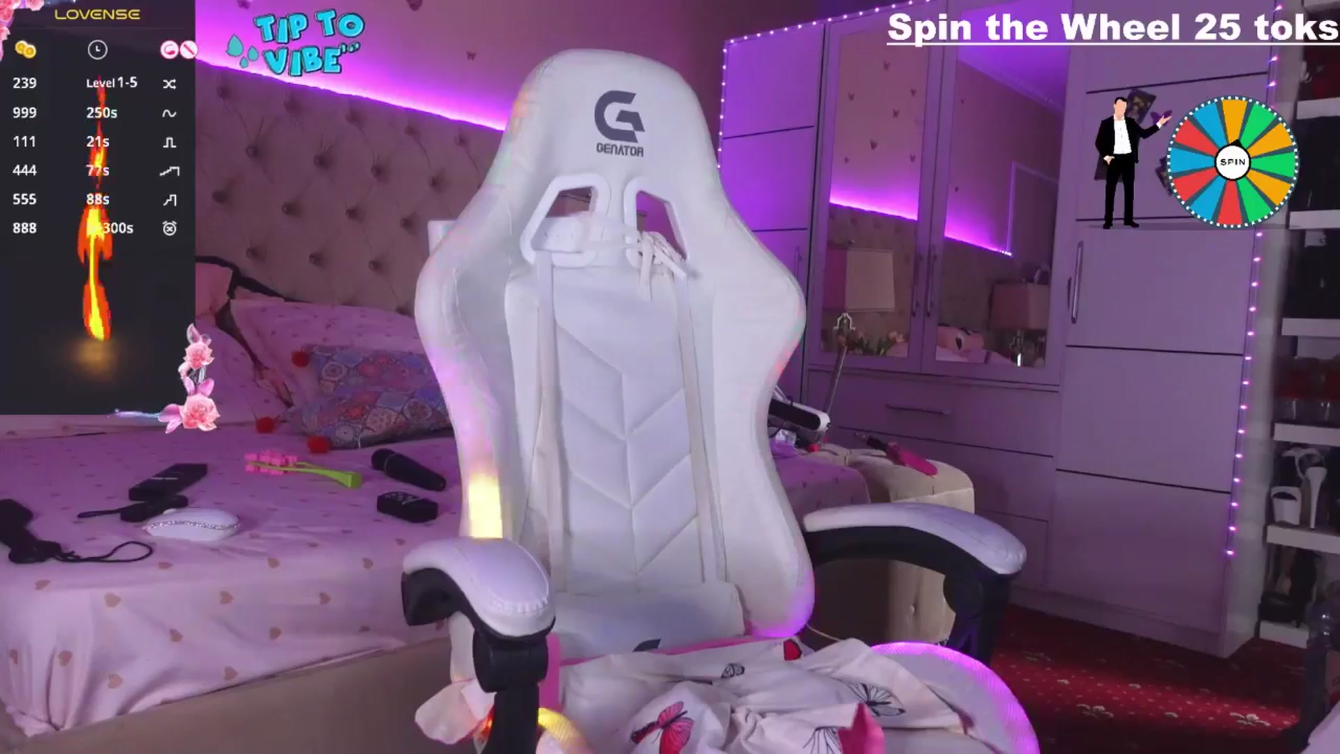 Gallery image thumbnail from AliciaRey's myfreecams stream on, 04/27/2025, 12:37 image 4 of 20