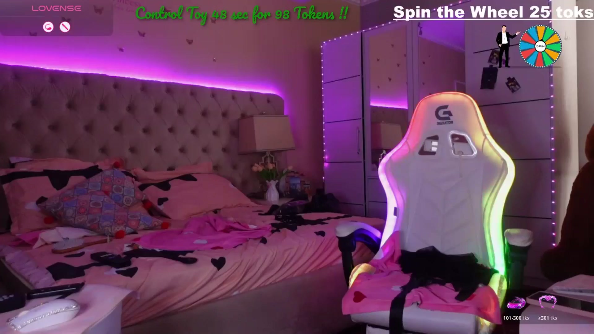Gallery image thumbnail from AliciaRey's myfreecams stream on, 10/26/2025, 10:39 image 16 of 20