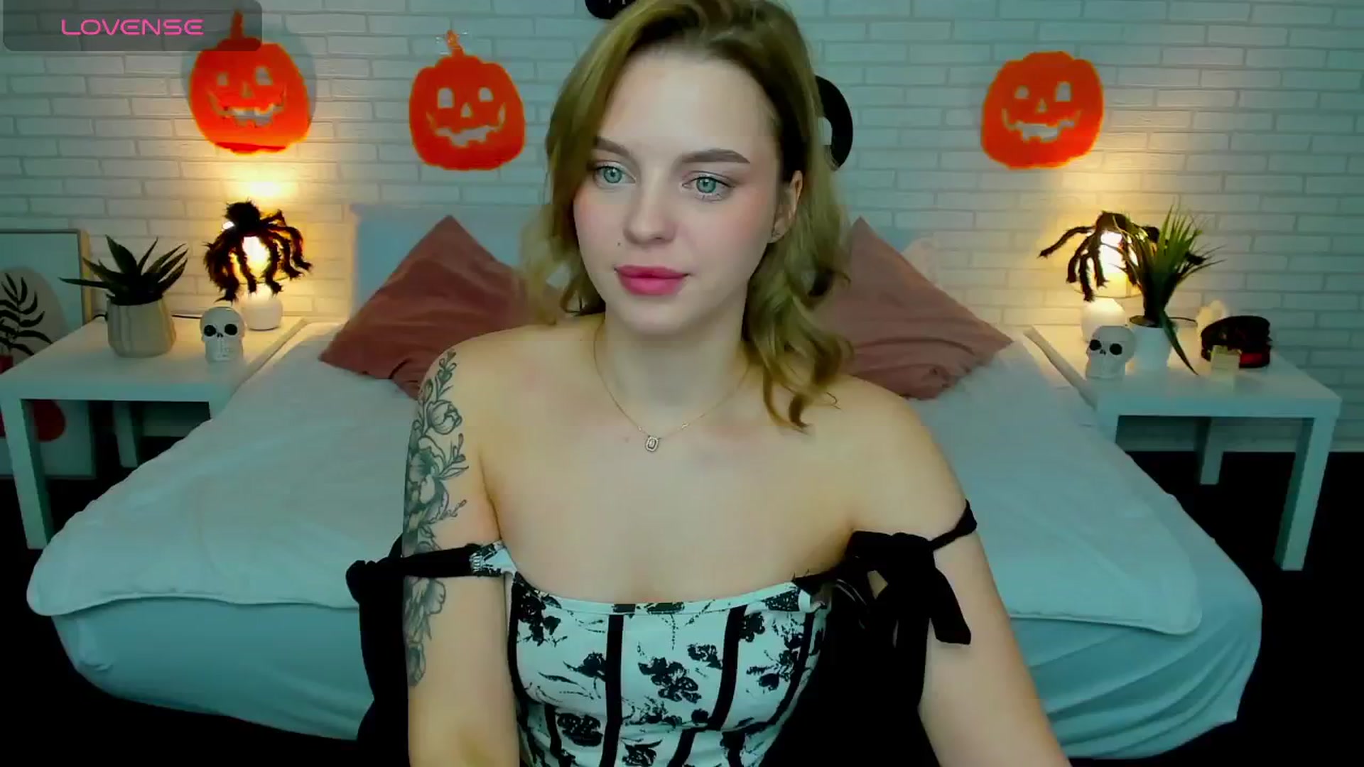 Gallery image thumbnail from Alicia_Luv's myfreecams stream on, 11/04/2024, 15:16 image 5 of 20
