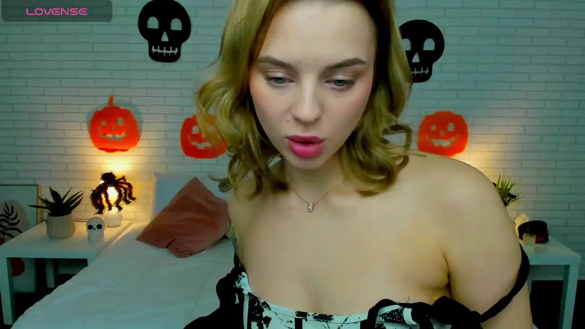 Gallery image thumbnail from Alicia_Luv's myfreecams stream on, 11/04/2024, 15:16 image 18 of 20