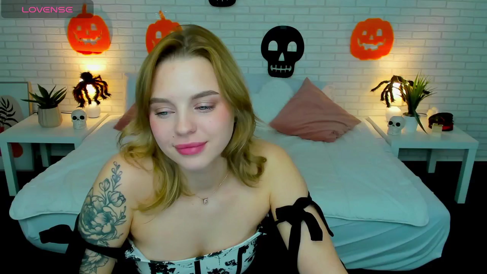 Gallery image thumbnail from Alicia_Luv's myfreecams stream on, 11/04/2024, 15:16 image 15 of 20