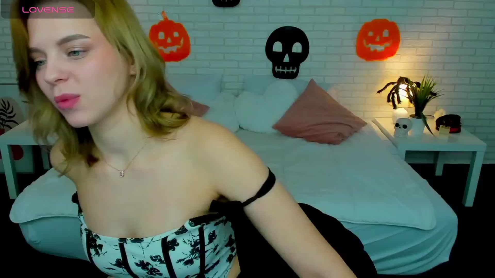 Gallery image thumbnail from Alicia_Luv's myfreecams stream on, 11/04/2024, 15:16 image 8 of 20